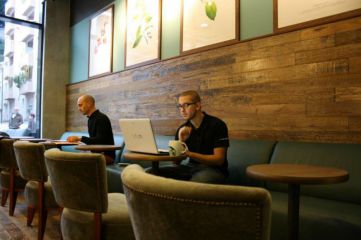 Starbucks-Monaco-2-3.jpg